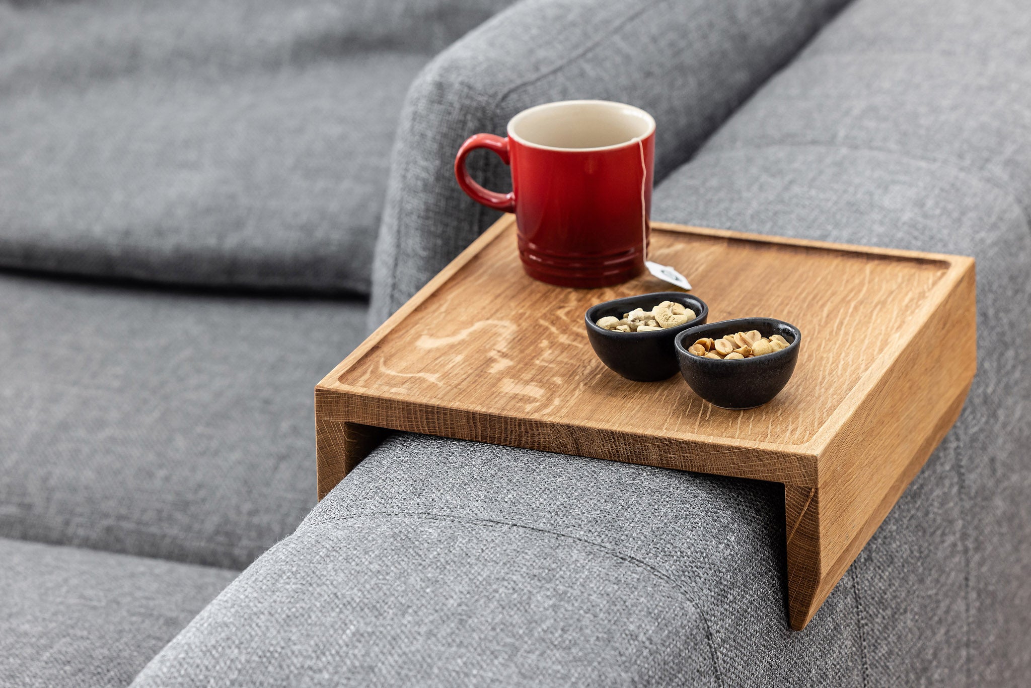 Tablett NOVA für das Sofa von cannas