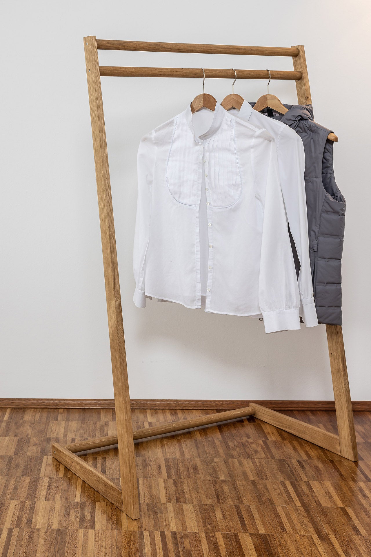 Kleiderständer/ Garderobe aus massiver Eiche von cannas