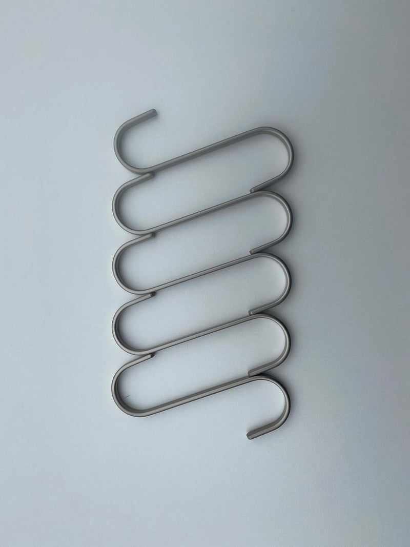 Designer S-Haken aus Edelstahl | Minimalistischer Kleiderhaken für Kleiderleiter & Kleiderstuhl