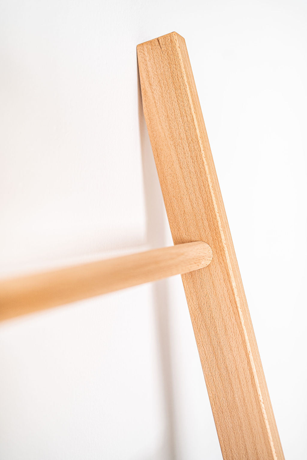 Kleiderleiter Detail Buche