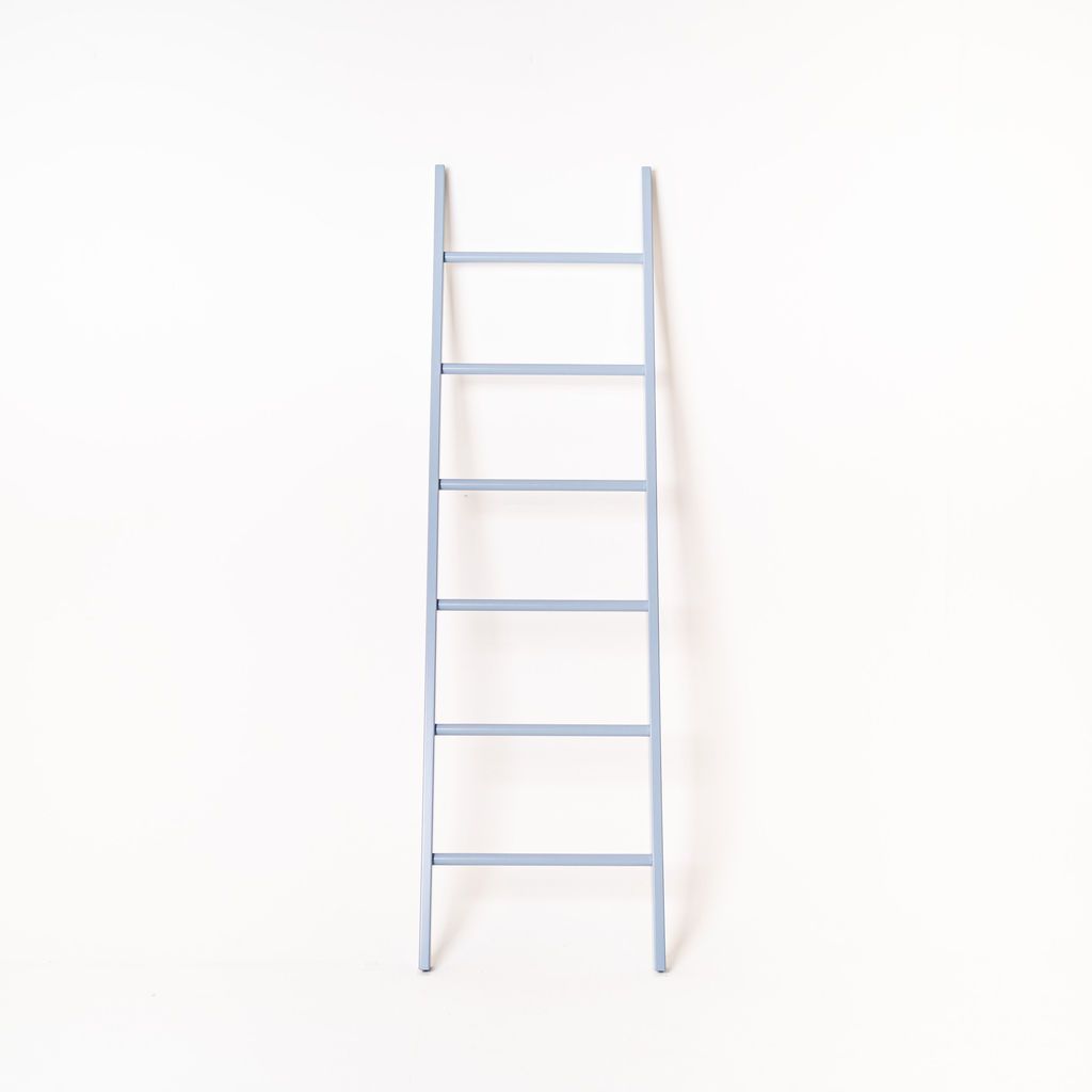 Kleiderleiter lackiert Farbe Denim