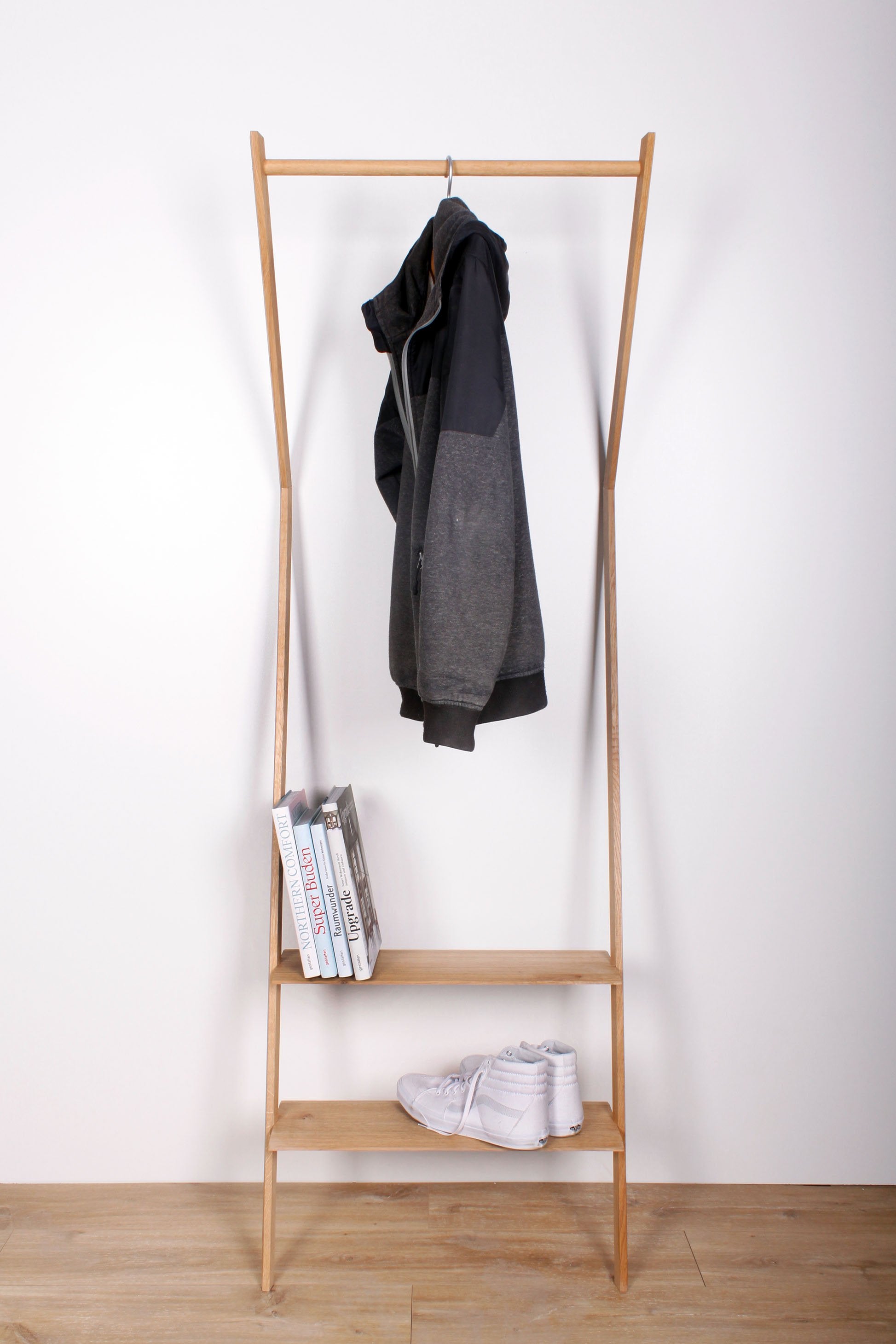 Anlehngarderobe AGA aus massivem Eichenholz