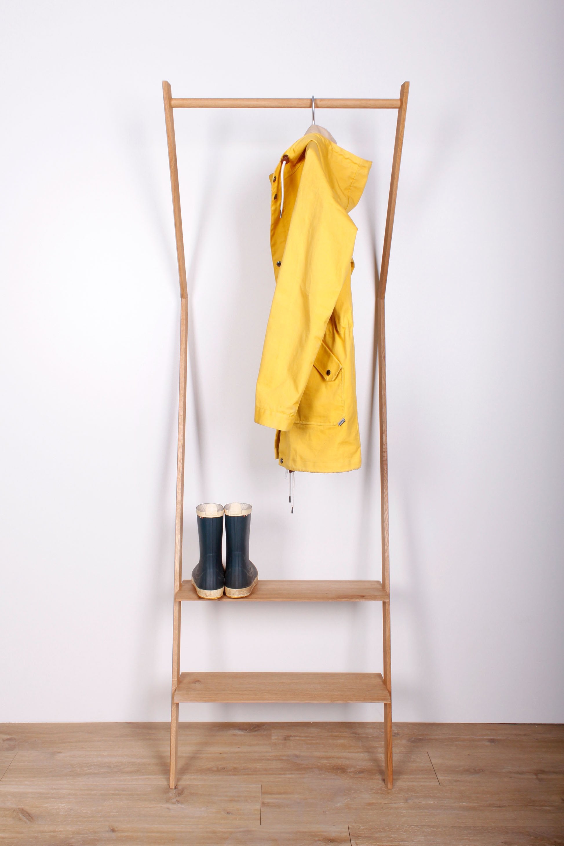 Garderobe AGA zum Anlehnen an die Wand
