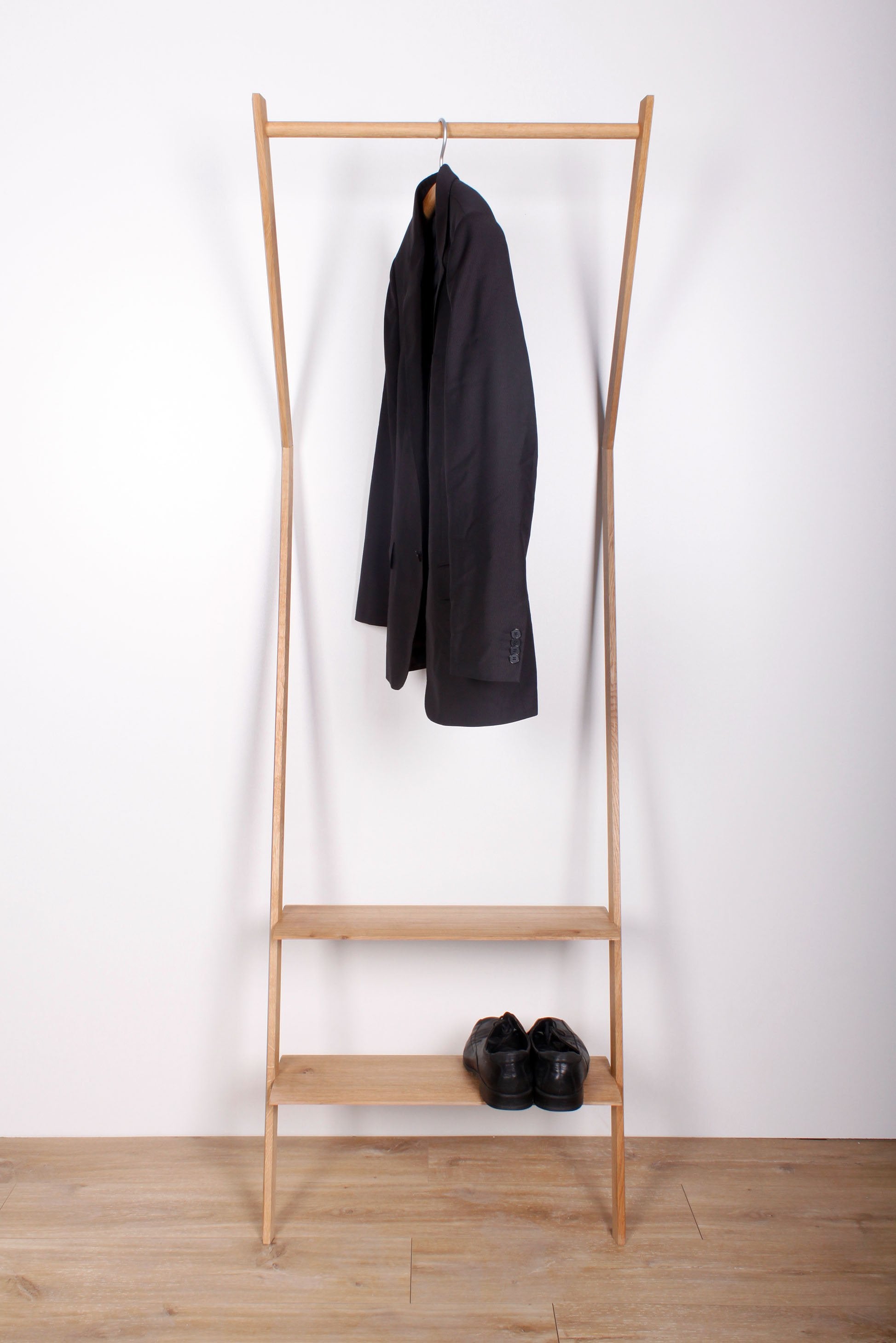 Garderobe AGA aus Massivholz